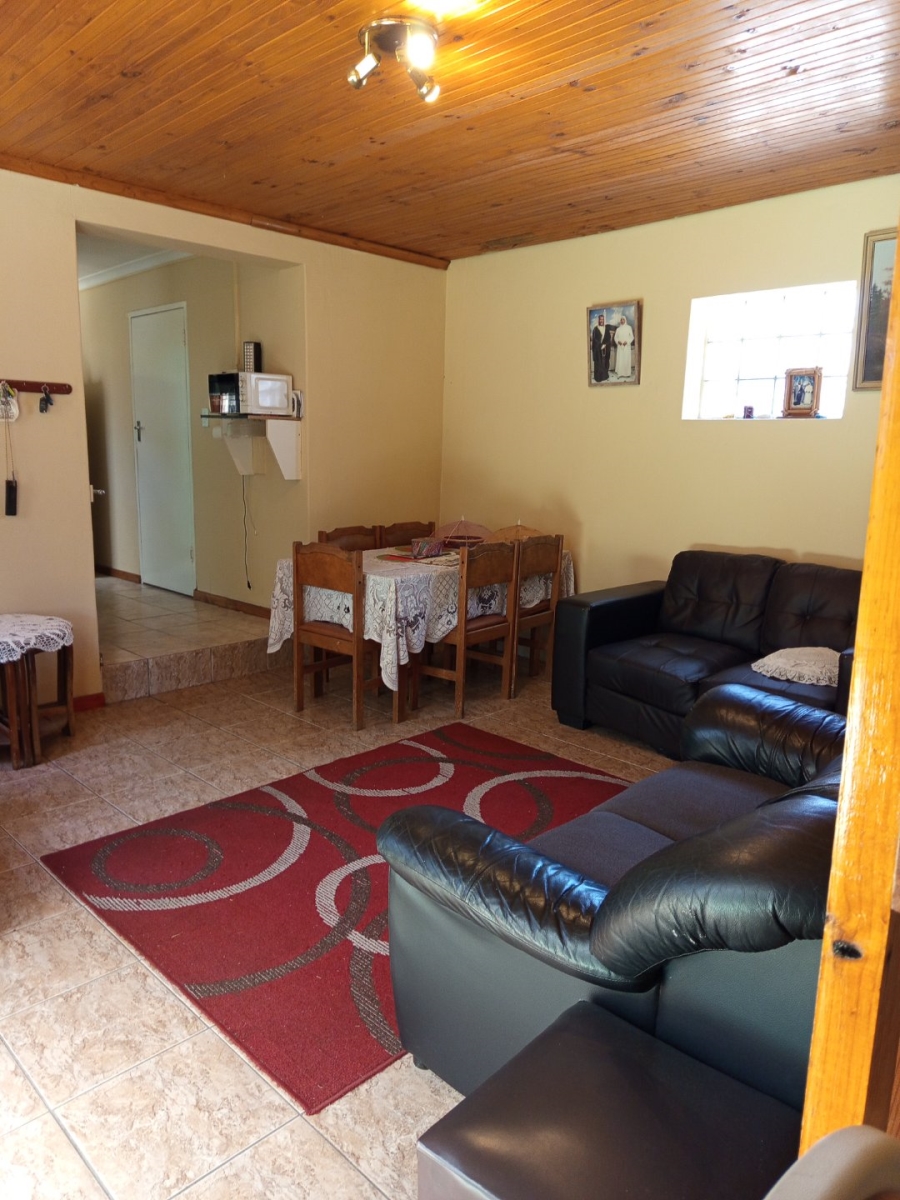 6 Bedroom Property for Sale in Rondebosch East Western Cape